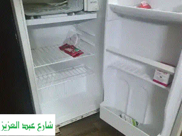 تلاجة الاسكا 10 قدم مستعملة: تبريد فوق الممتاز، بحالة ممتازة (224 لتر ديفروست)