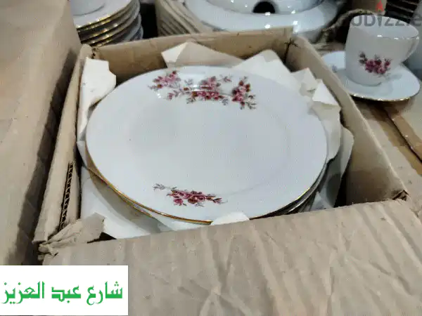 طقم سفره روماني ١١٠ قطعة جديد بالكرتون الداخلي